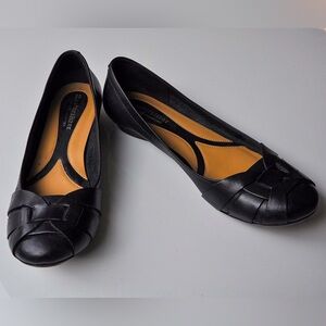 Naturalizer leather (size 7.5M) ballet flats.